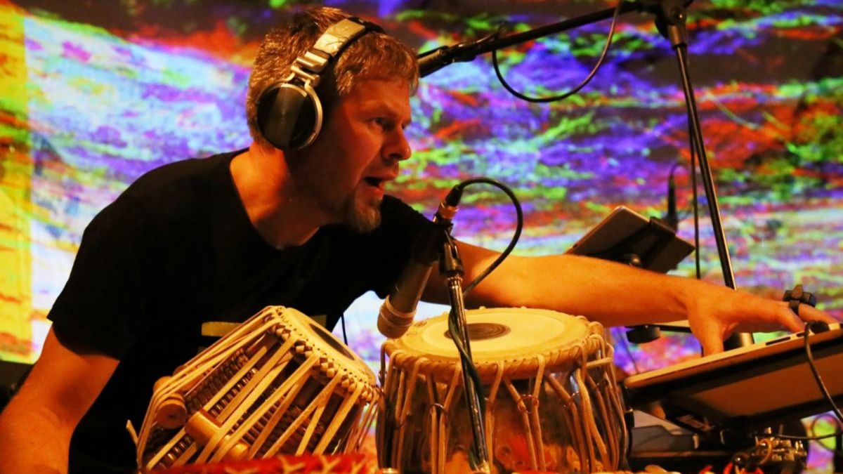 Noví kumpáni @ Omnion a Noví kumpání @ Alterna Noví kumpáni @ Omnion a Noví kumpání @ Alterna